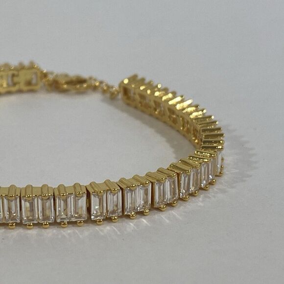 Caitlyn Minimalist Cubic Zirconia 18k Gold Plated Tennis Bracelet With Box - Picture 7 of 8